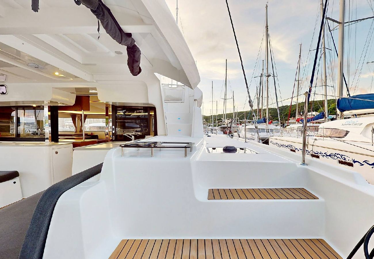 Boot in Saint Barthélemy - Catamaran Lagoon 46 Croisière avec Skipper SB