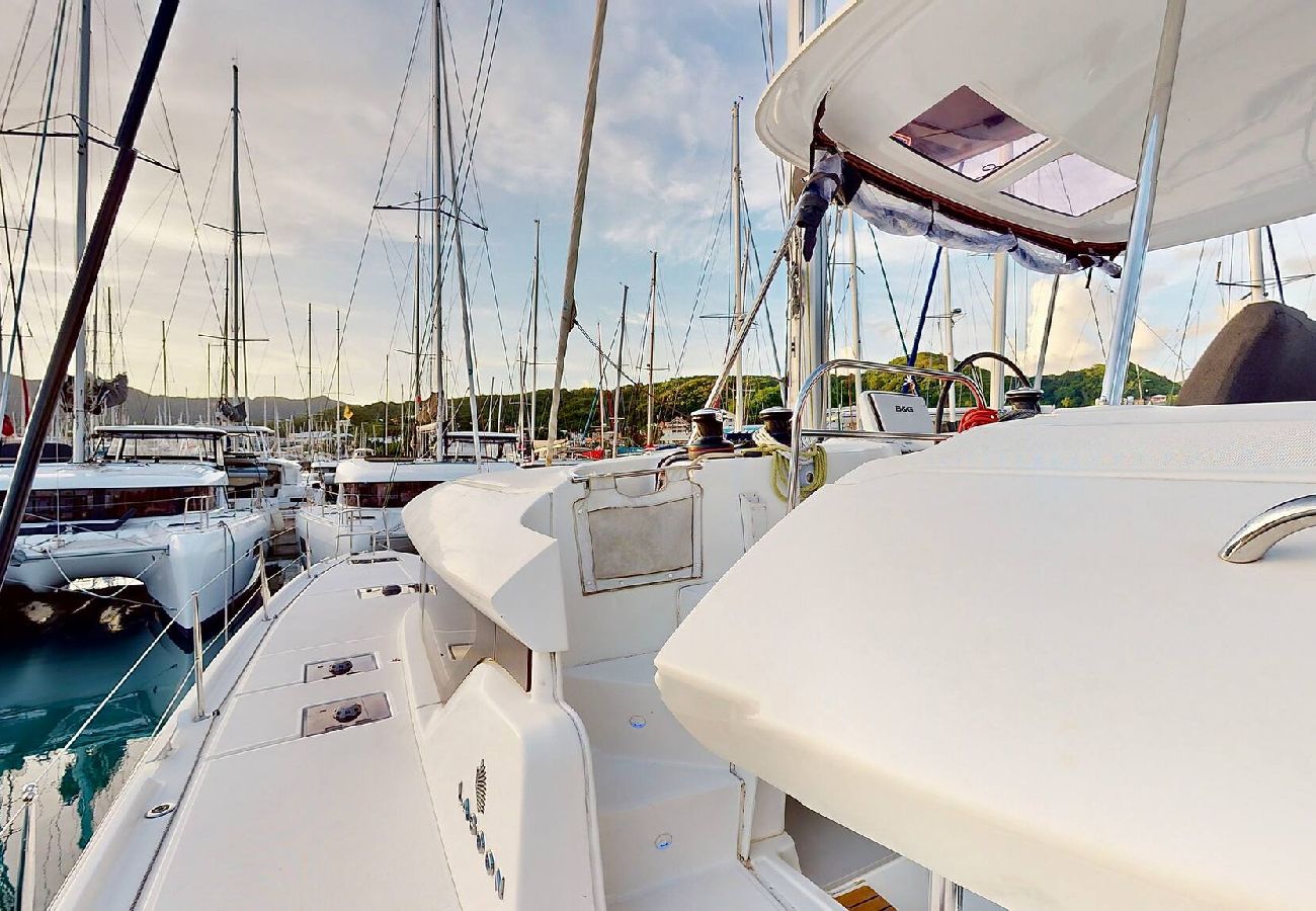 Boot in Saint Barthélemy - Catamaran Lagoon 46 Croisière avec Skipper SB