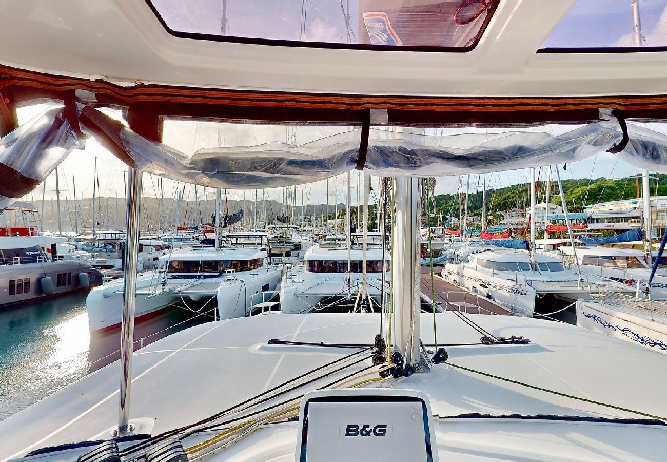 Boot in Saint Barthélemy - Catamaran Lagoon 46 Croisière avec Skipper SB