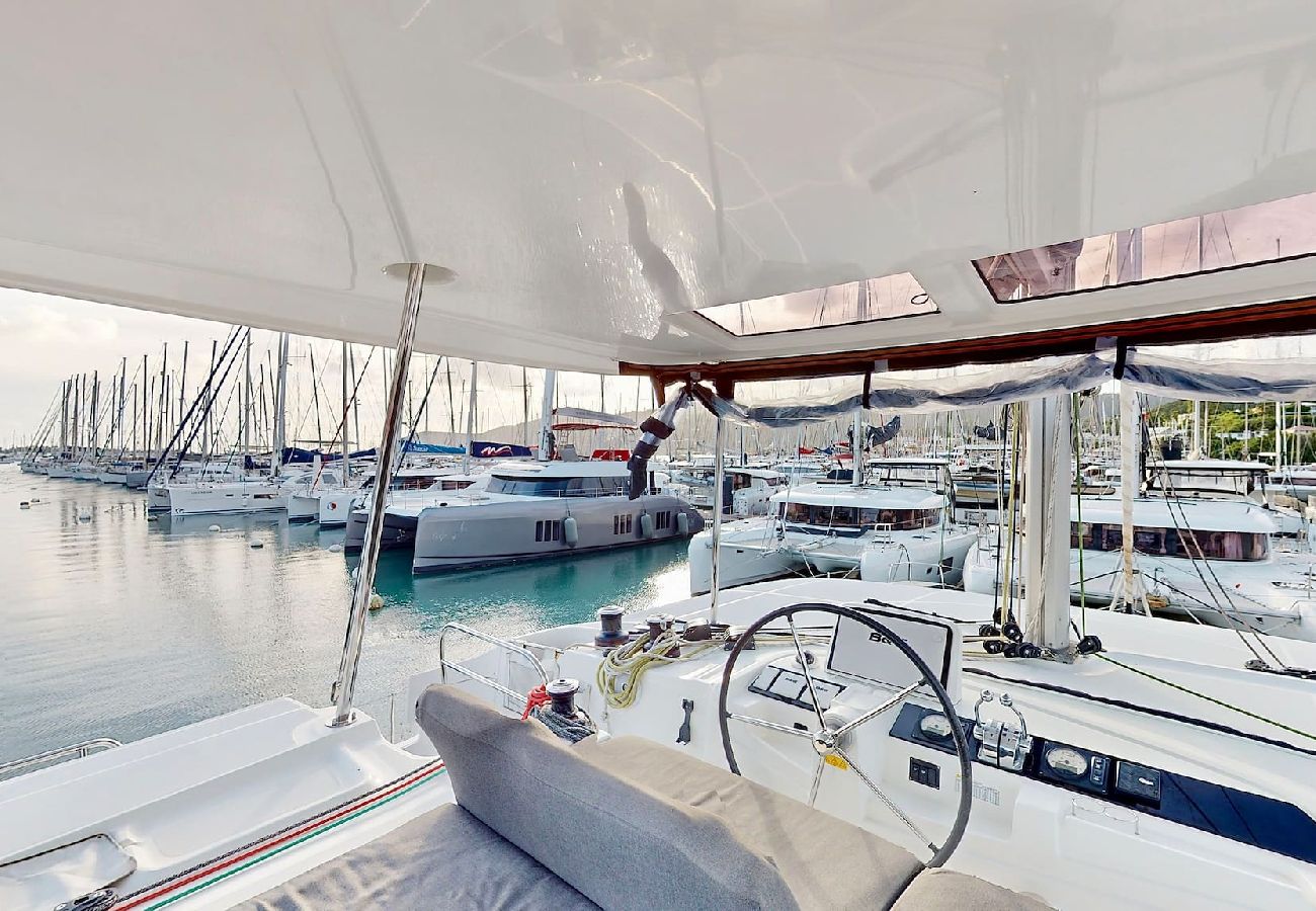 Boot in Saint Barthélemy - Catamaran Lagoon 46 Croisière avec Skipper SB