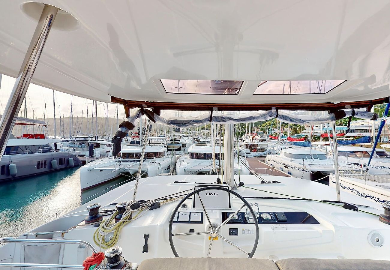 Boot in Saint Barthélemy - Catamaran Lagoon 46 Croisière avec Skipper SB