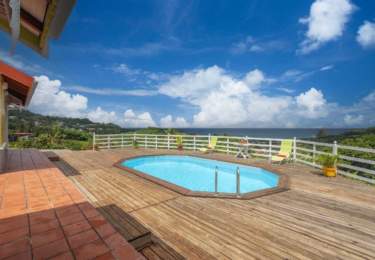 Bungalow in Sainte-Marie - Bungalow avec piscine au cœur de la campagne Vert