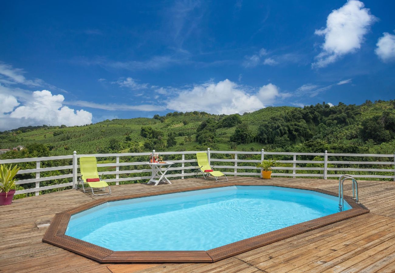 Bungalow in Sainte-Marie - Bungalow avec piscine au cœur de la campagne Vert