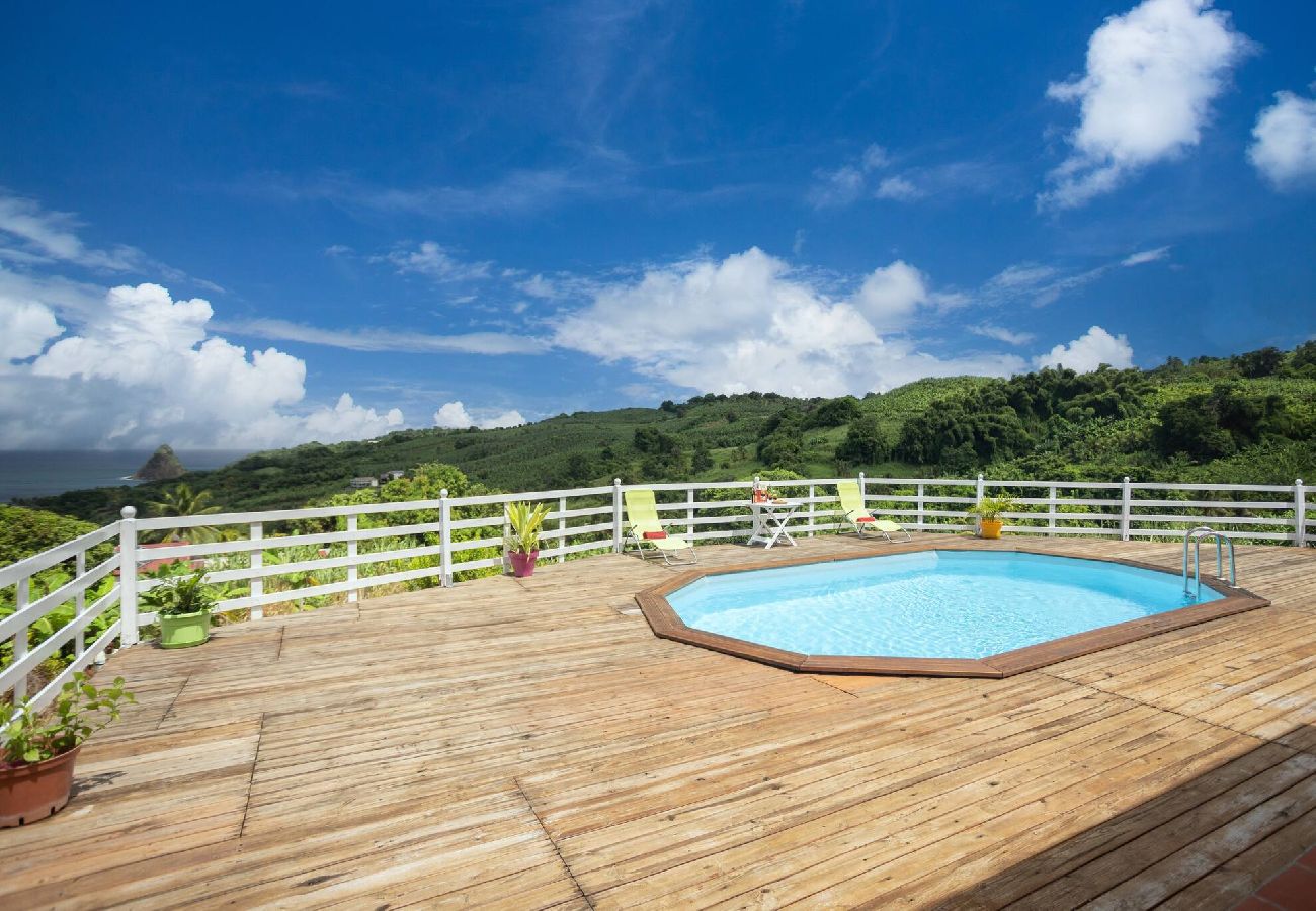 Bungalow a Sainte-Marie - Bungalow avec piscine au cœur de la Campagne Oge